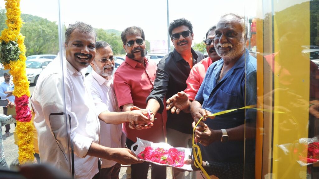 “போலியான உலகில் வாசிப்புதான் ஒரு வாசகனுக்கு புதிய உலகத்தை திறந்து வைக்கிறது