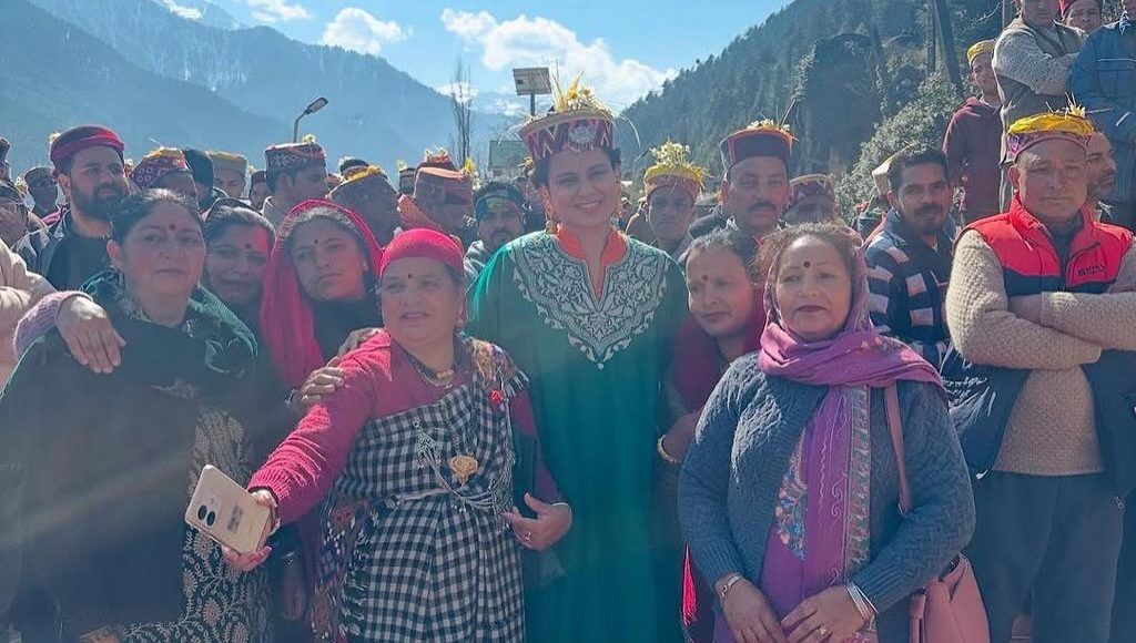✨🏔️Life in Beautiful Mountains🏔️✨#kanganaranaut #themountainstory #himachalpradesh #memberparl