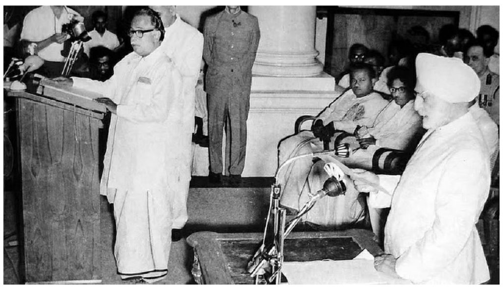 சட்டப்பேரவை மரபுகளை மீறி ‘முழங்கிய’ பேரறிஞர்!